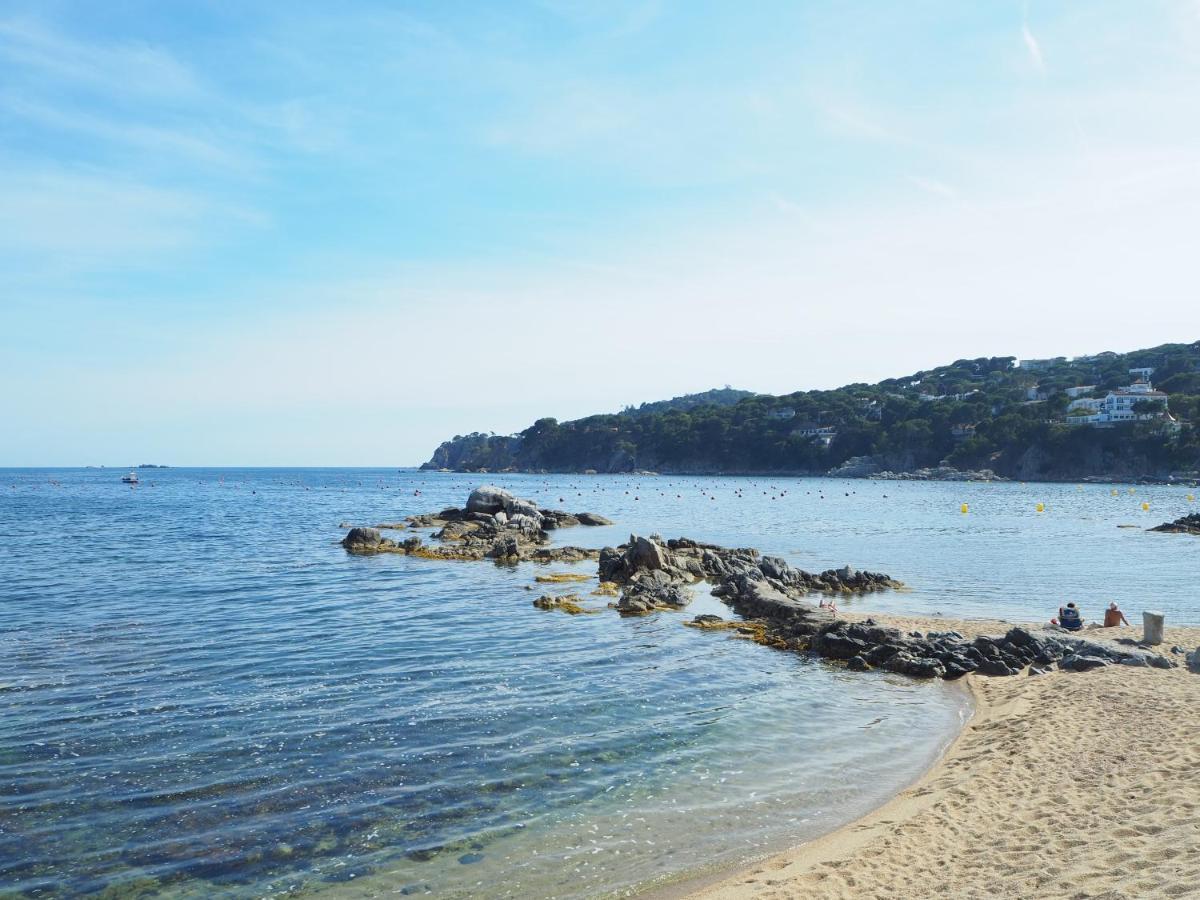 カレリャ・デ・パラフルジェリApartament Amb Piscina I Aparcament - Baixos Amb Jardinetアパートメント エクステリア 写真