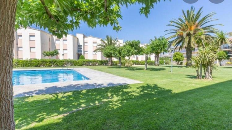 カレリャ・デ・パラフルジェリApartament Amb Piscina I Aparcament - Baixos Amb Jardinetアパートメント エクステリア 写真