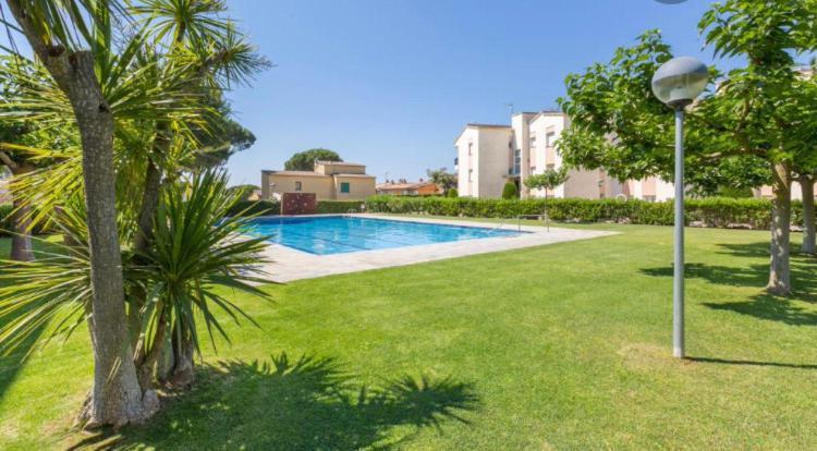 カレリャ・デ・パラフルジェリApartament Amb Piscina I Aparcament - Baixos Amb Jardinetアパートメント エクステリア 写真