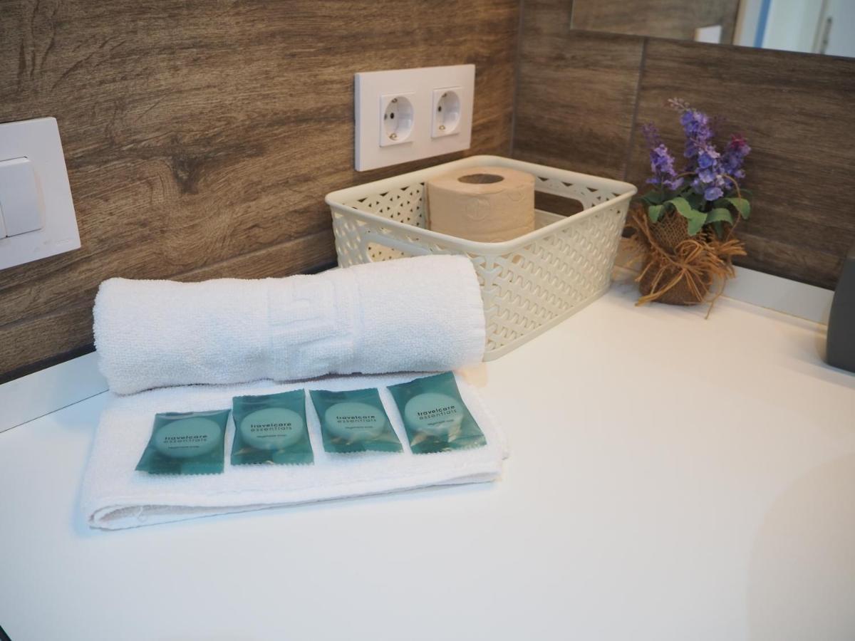 Apartament Amb Piscina I Aparcament - Baixos Amb Jardinet カレリャ・デ・パラフルジェリ エクステリア 写真