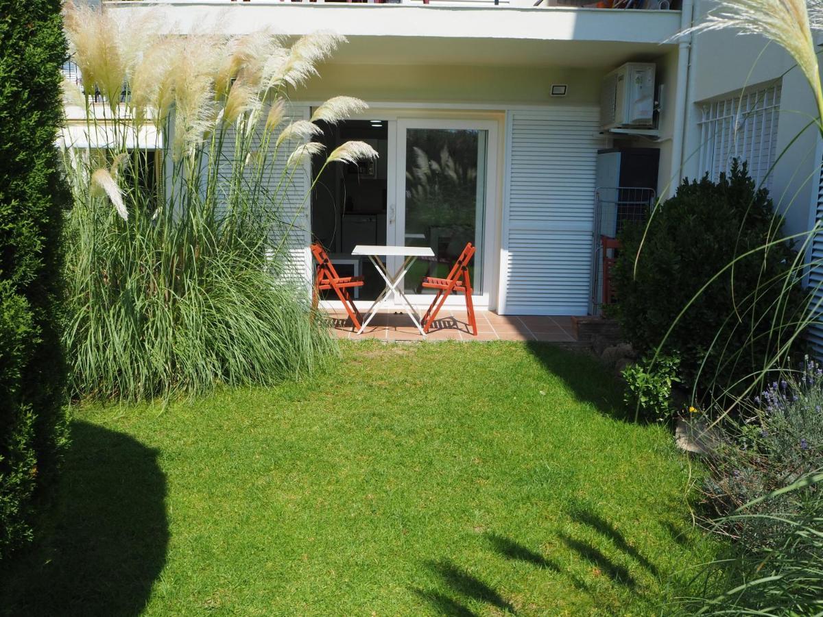 Apartament Amb Piscina I Aparcament - Baixos Amb Jardinet カレリャ・デ・パラフルジェリ エクステリア 写真