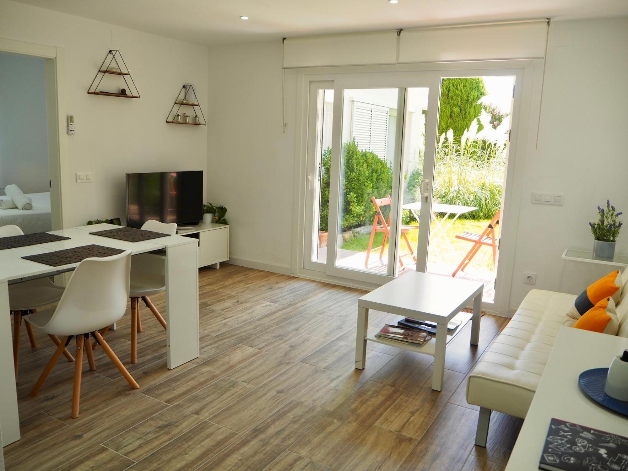 Apartament Amb Piscina I Aparcament - Baixos Amb Jardinet カレリャ・デ・パラフルジェリ エクステリア 写真